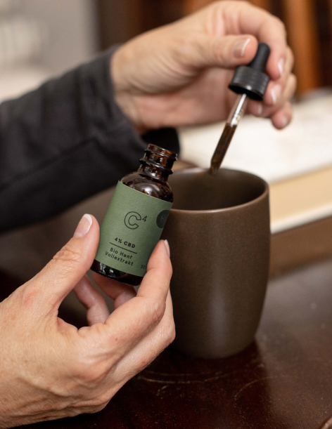 Mehr über den Artikel erfahren CBD und Kaffee – der Trend unter die Lupe genommen